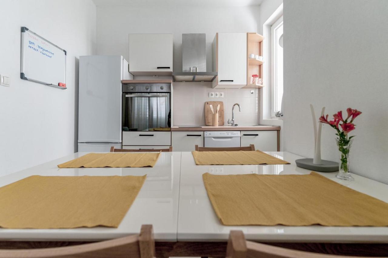 Apartments Happy Sukošan المظهر الخارجي الصورة