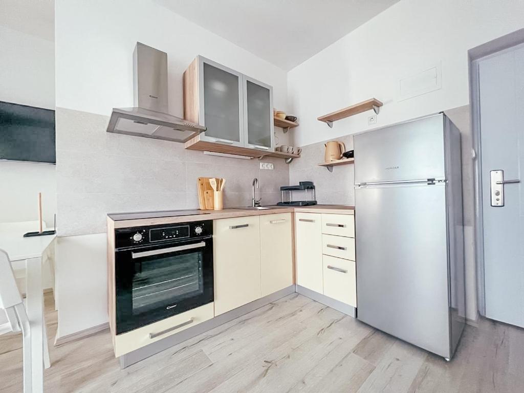 Apartments Happy Sukošan المظهر الخارجي الصورة